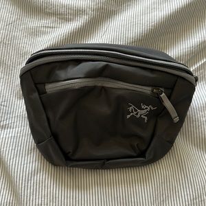Arc’teryx Mantis Fanny bag